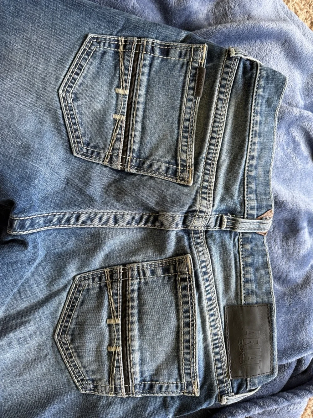 Ariat men’s  Faded Blue Boot Cut Jeans - Picture 4 of 5